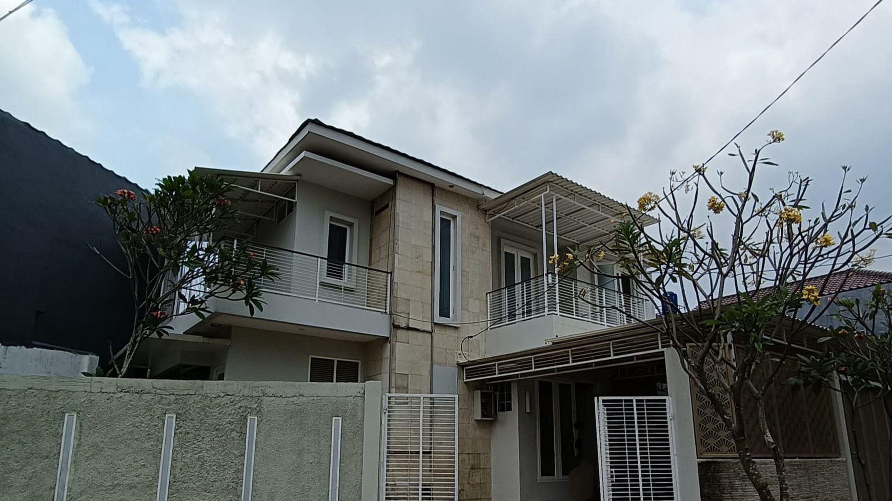 Rumah Mewah Modern Siap Huni di Villa Bintaro Regency