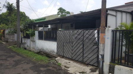 Rumah Strategis dengan 12 Kamar dan Cocok untuk Kos-kosan