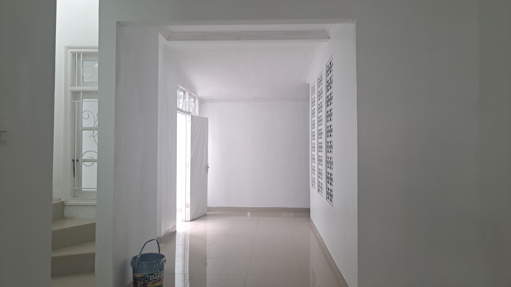 Rumah dua lantai, adem di Cluster terdepan Kota Wisata