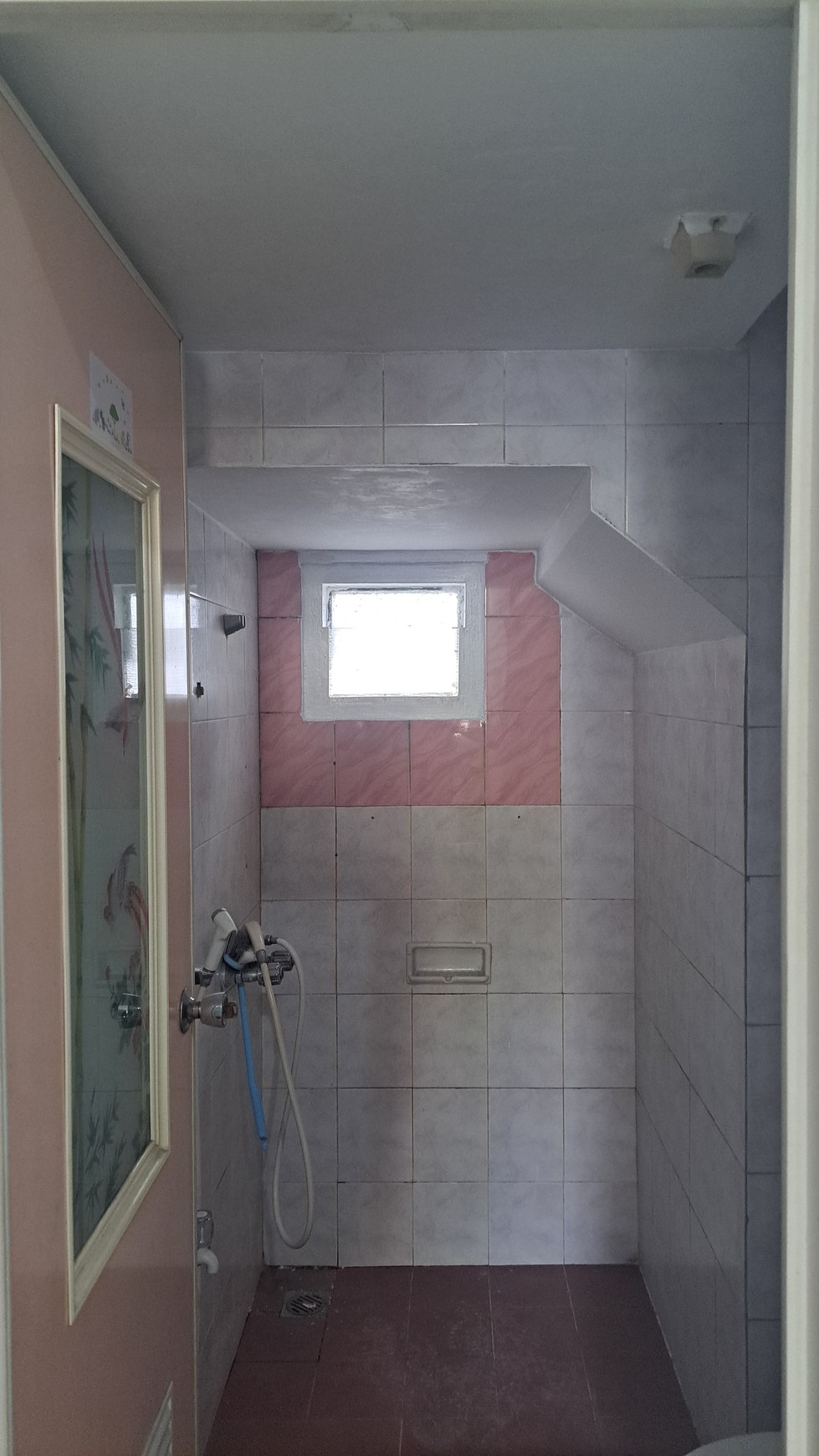 Rumah dua lantai, adem di Cluster terdepan Kota Wisata