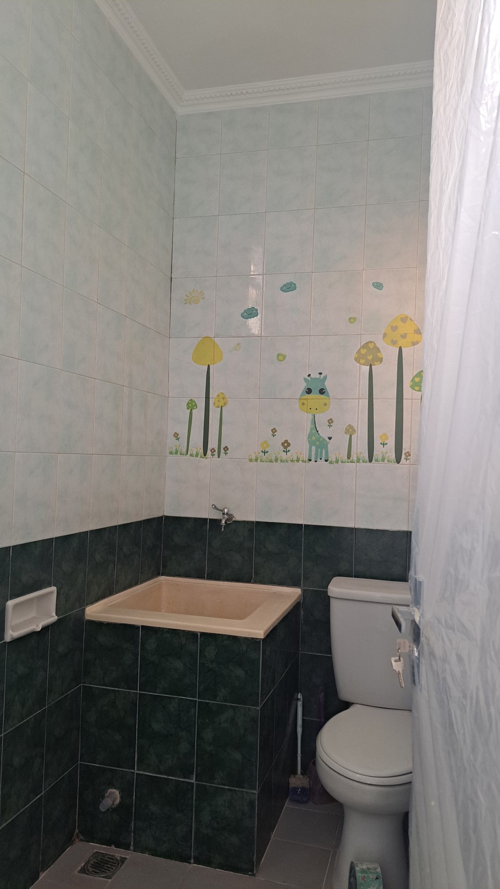 Rumah dua lantai, adem di Cluster terdepan Kota Wisata