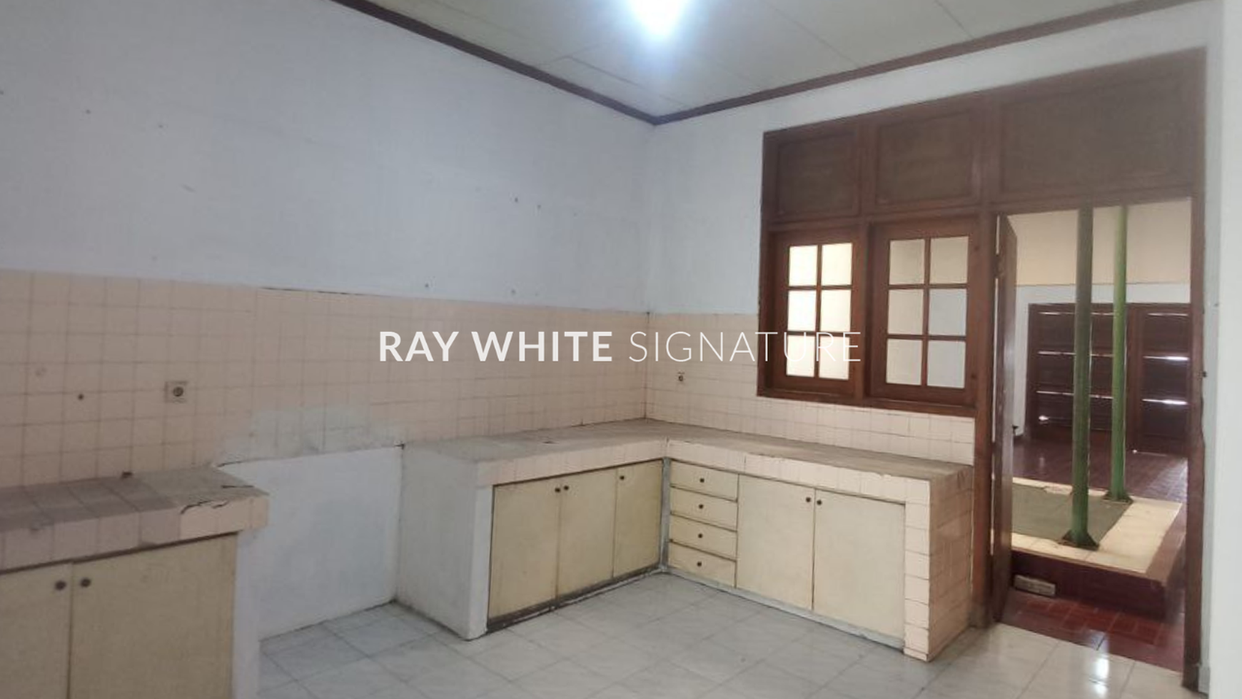 Dijual Rumah di Jalan Ramai Cocok Untuk Usaha di Cipete Utara