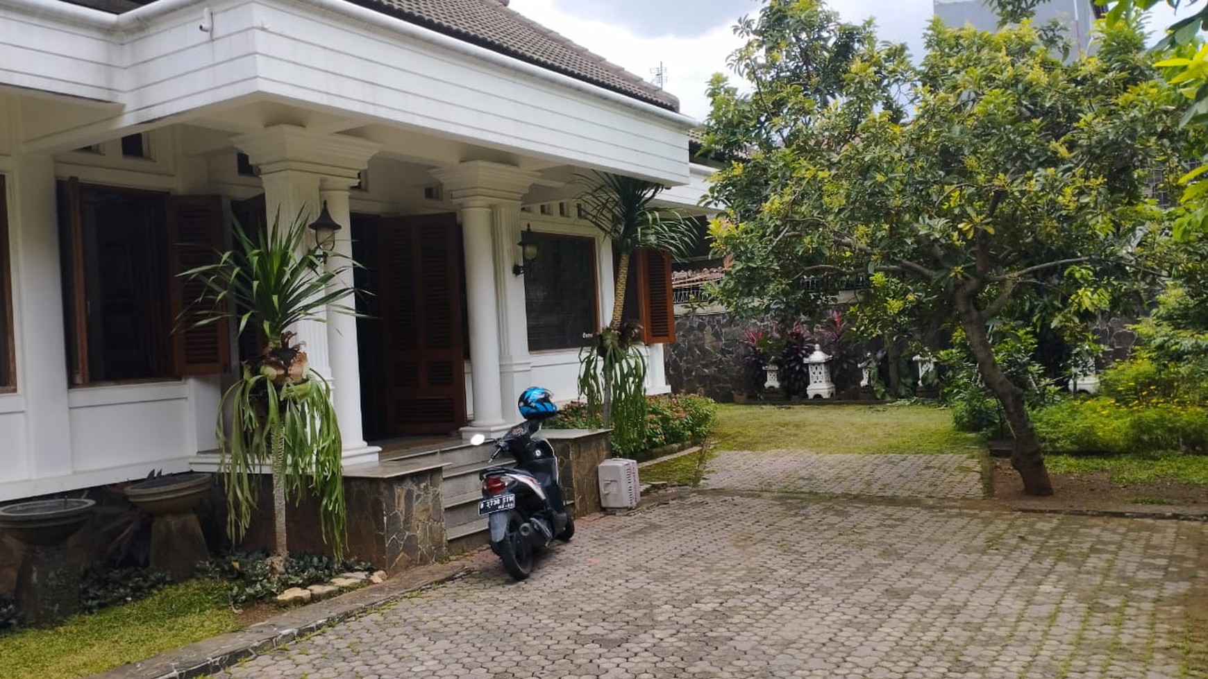 Dijual Rumah Dengan Lokasi Strategis Daerah Pengadegan