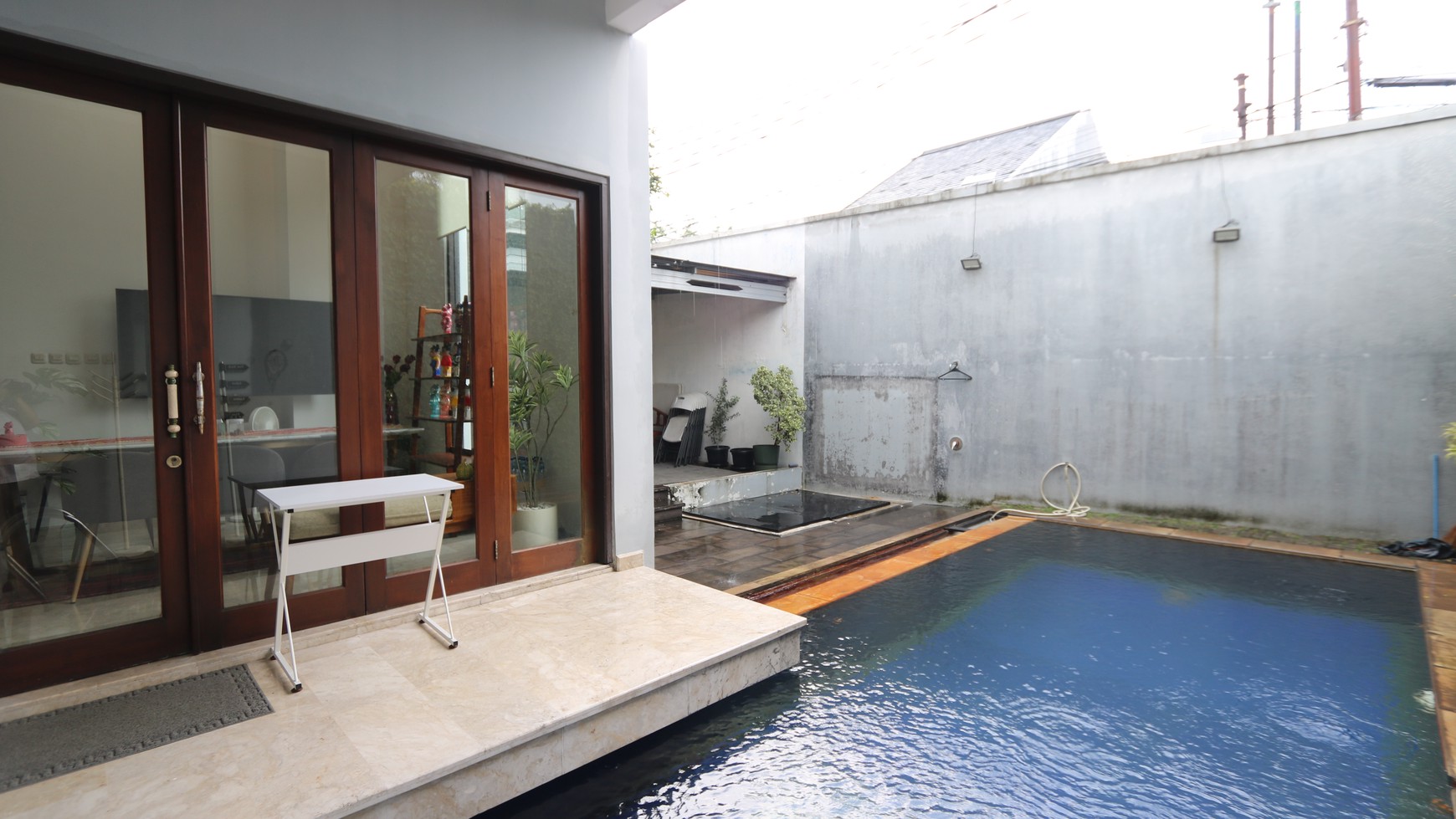 DIJUAL RUMAH MODERN DESAIN MINIMALIS DI JATI PADANG PASAR MINGGU DENGAN KOLAM RENANG / For Sale : A Modern & Minimalis Home with Pool