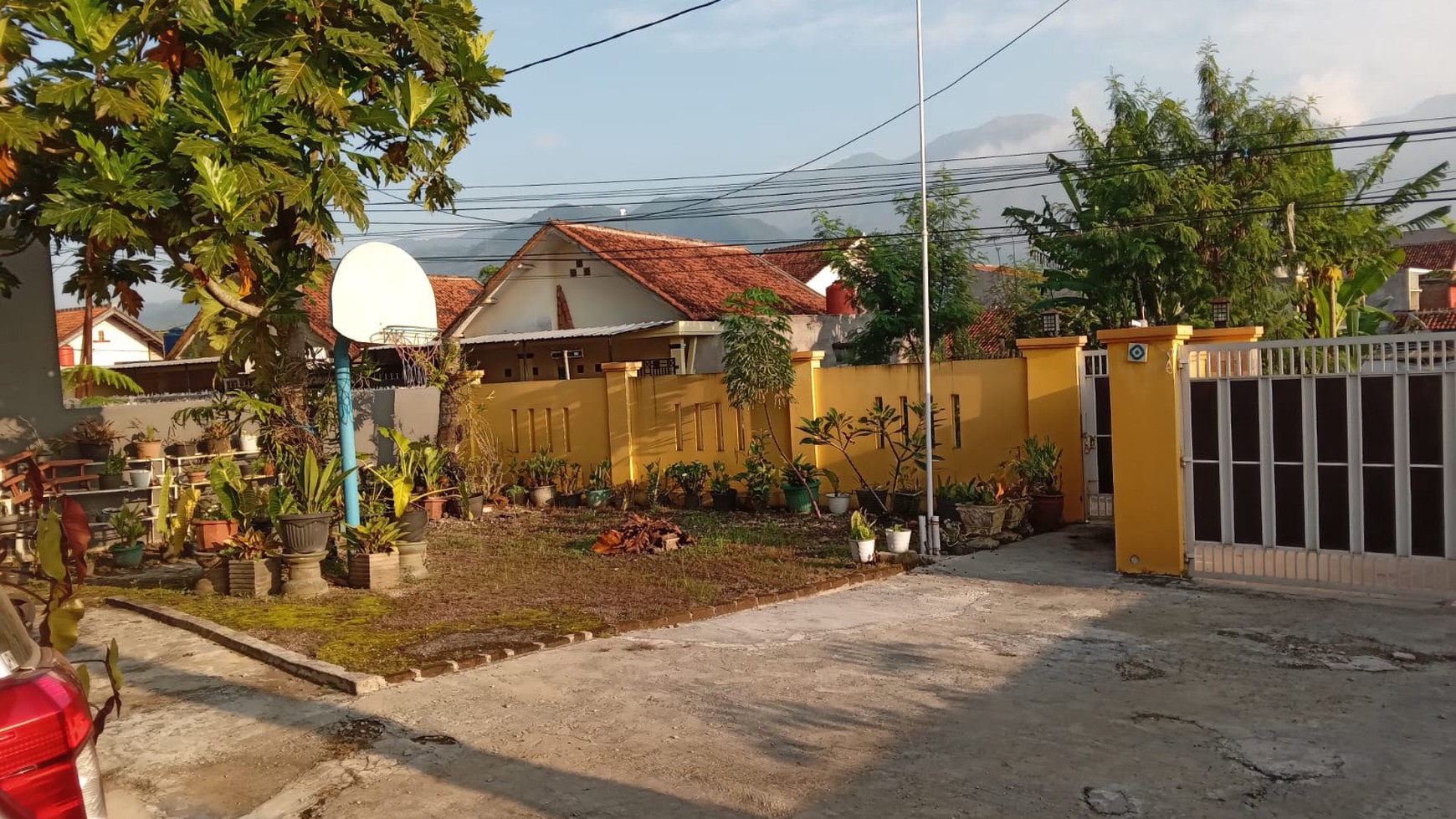 Rumah bagus, dengan pemandangan yang sejuk dan Asri 