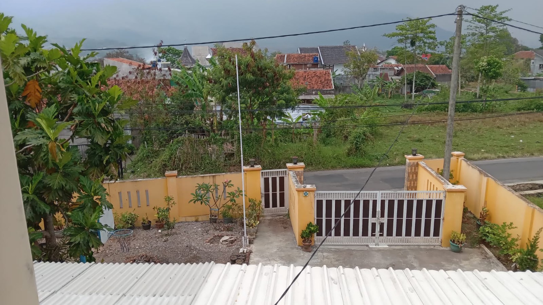 Rumah bagus, dengan pemandangan yang sejuk dan Asri 