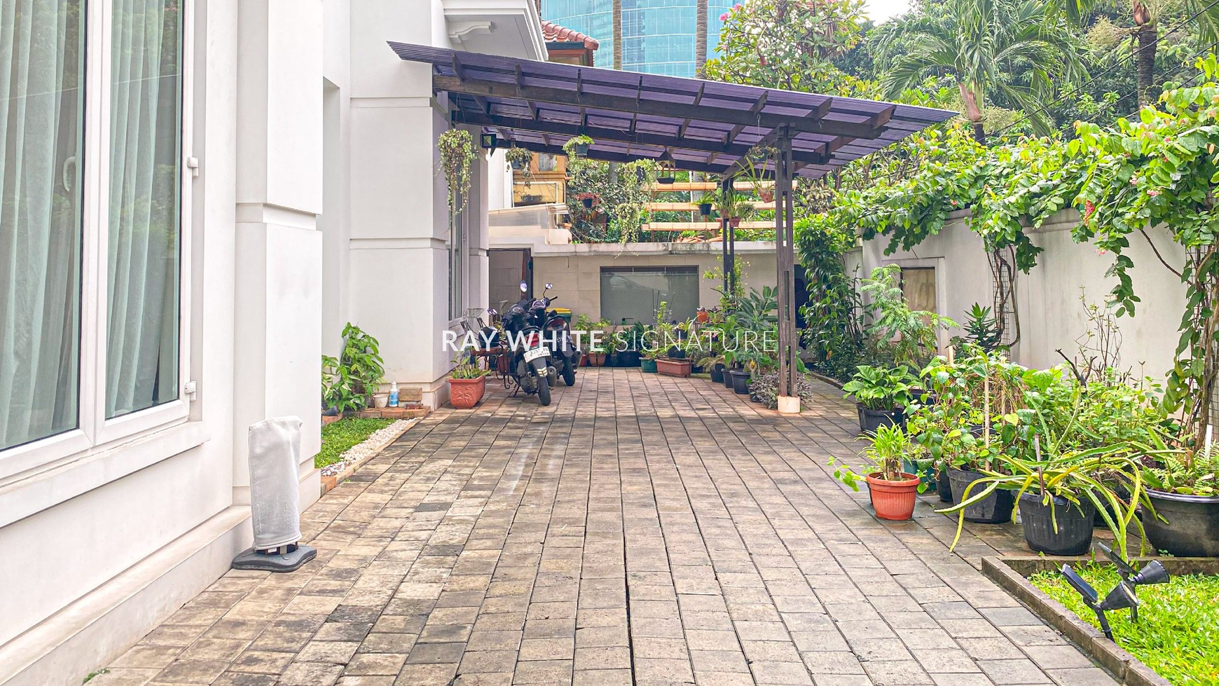 Exclusive Luxury and Tranquil House for Rent in Prime Location Mega Kuningan Area