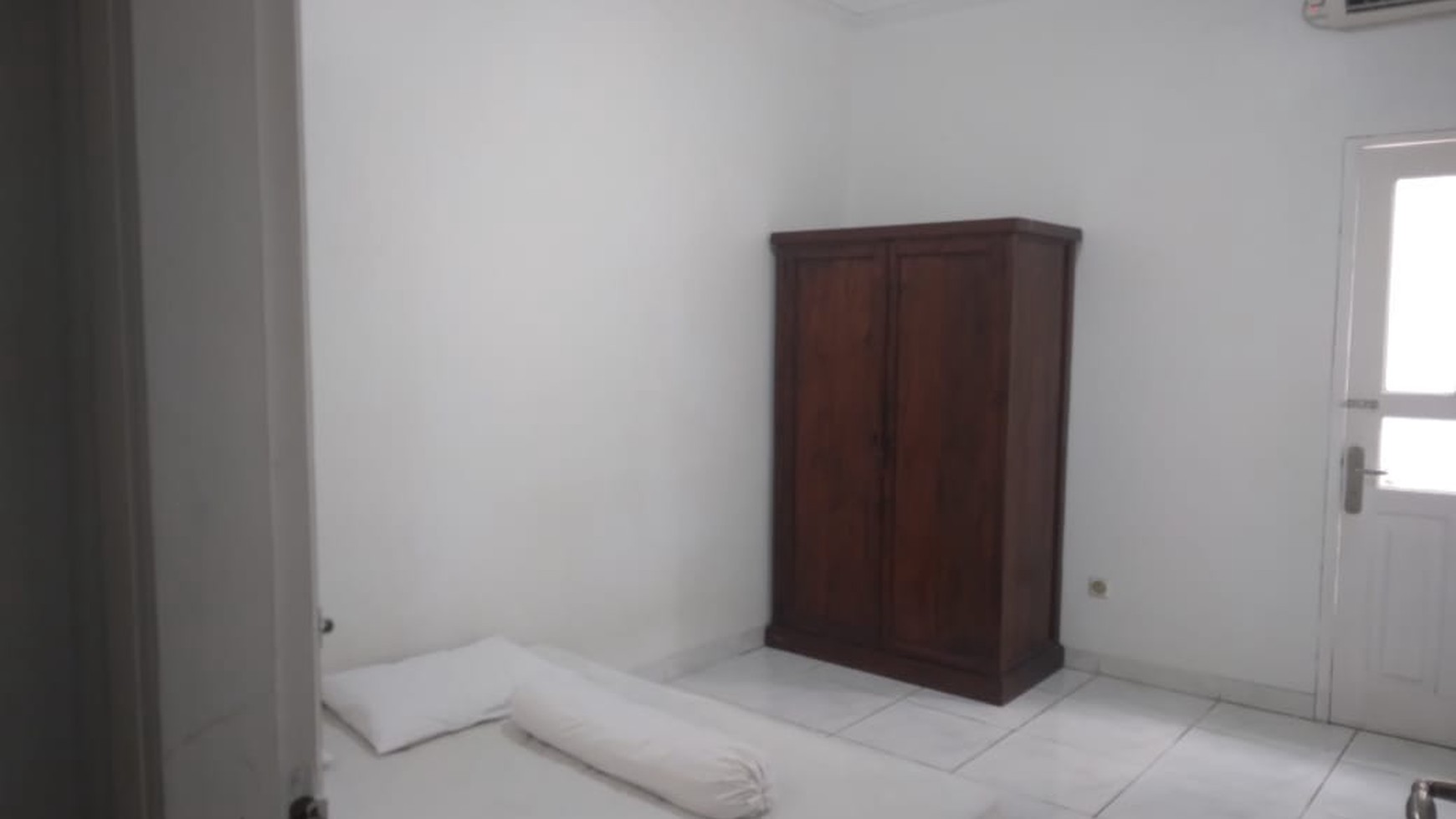 Dijual Rumah Nyaman di Lokasi Nyaman Asri Cirendeu, dekat MRT Lebak Bulus