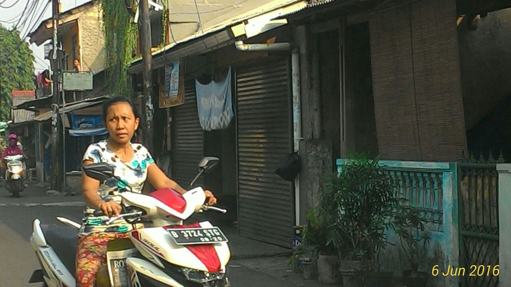 Rumah pinggir jalan,cocok usaha di Pesanggrahan Jakarta Selatan