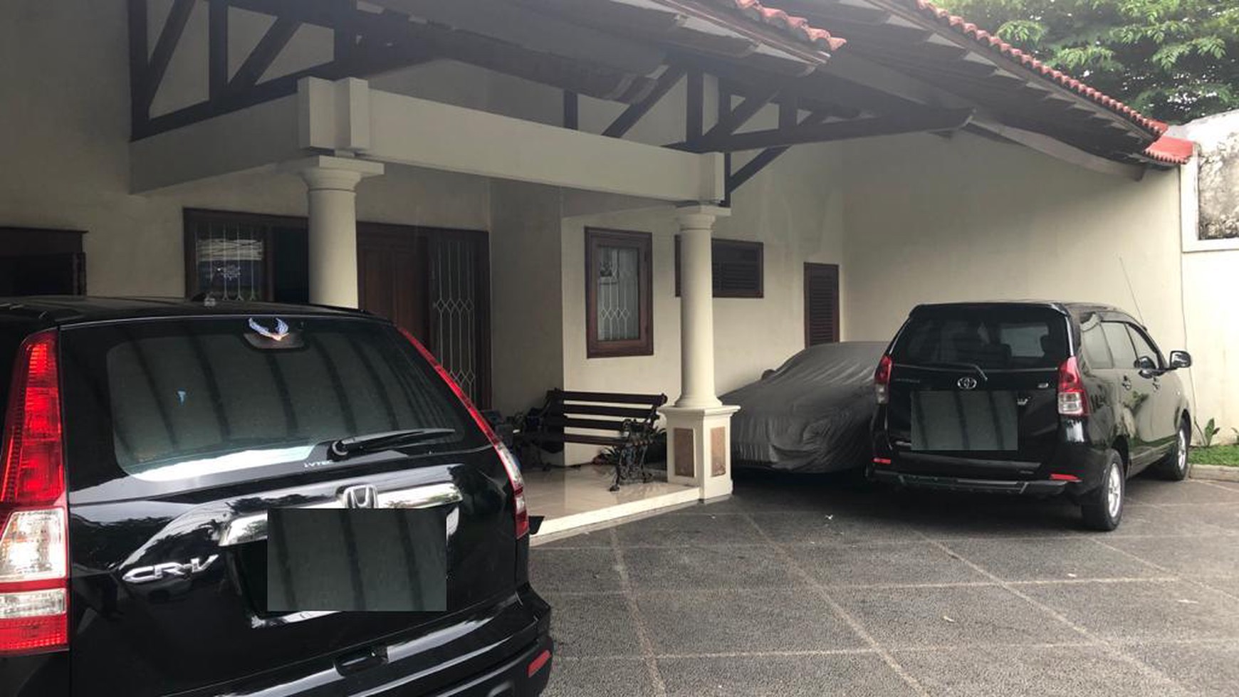 Rumah Besar dengan Taman Cantik & Kolam Renang di Cipete Jakarta Selatan