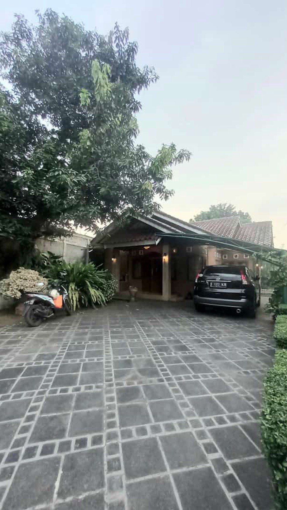 Rumah Luxury, Asri, Bagus lingkungan aman dan nyaman siap huni di Ciputat.