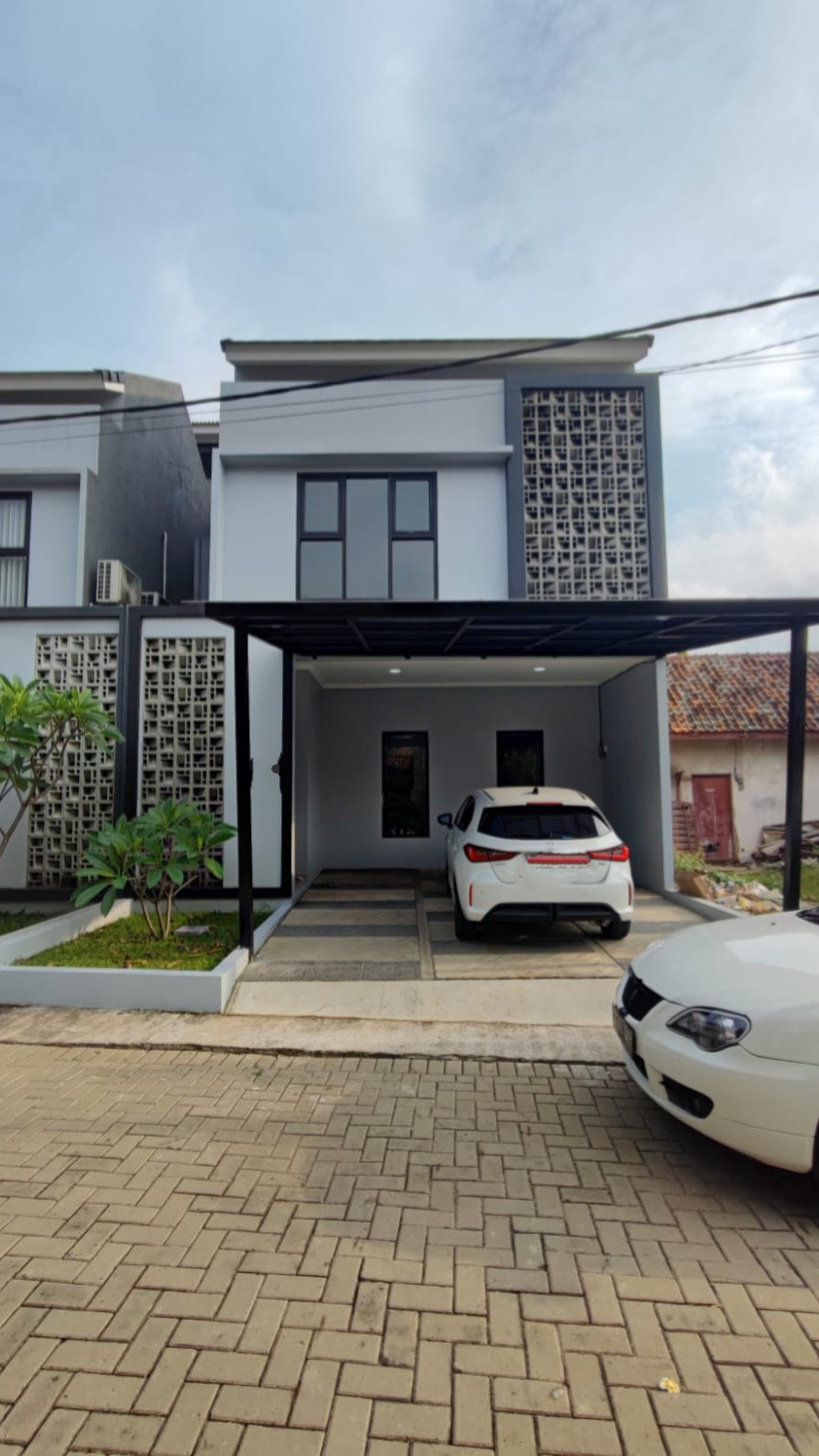 Rumah brand new siap huni di Jakarta selatan