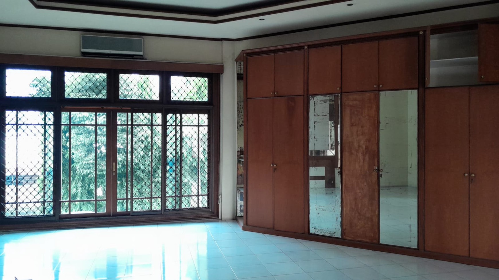 Di Jual Rumah Mewah Strategis lokasi di Patra Kuningan,  Jakarta Selatan.