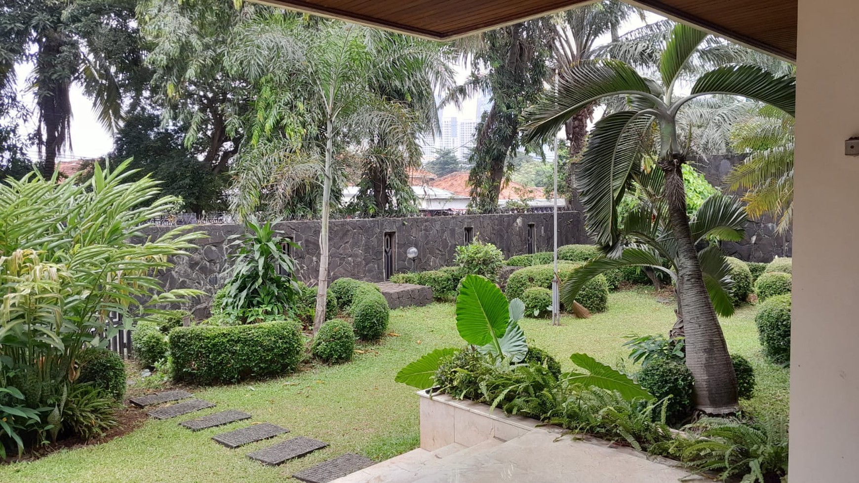 Rumah Mewah Strategis di Patra Kuningan,  Jakarta Selatan.