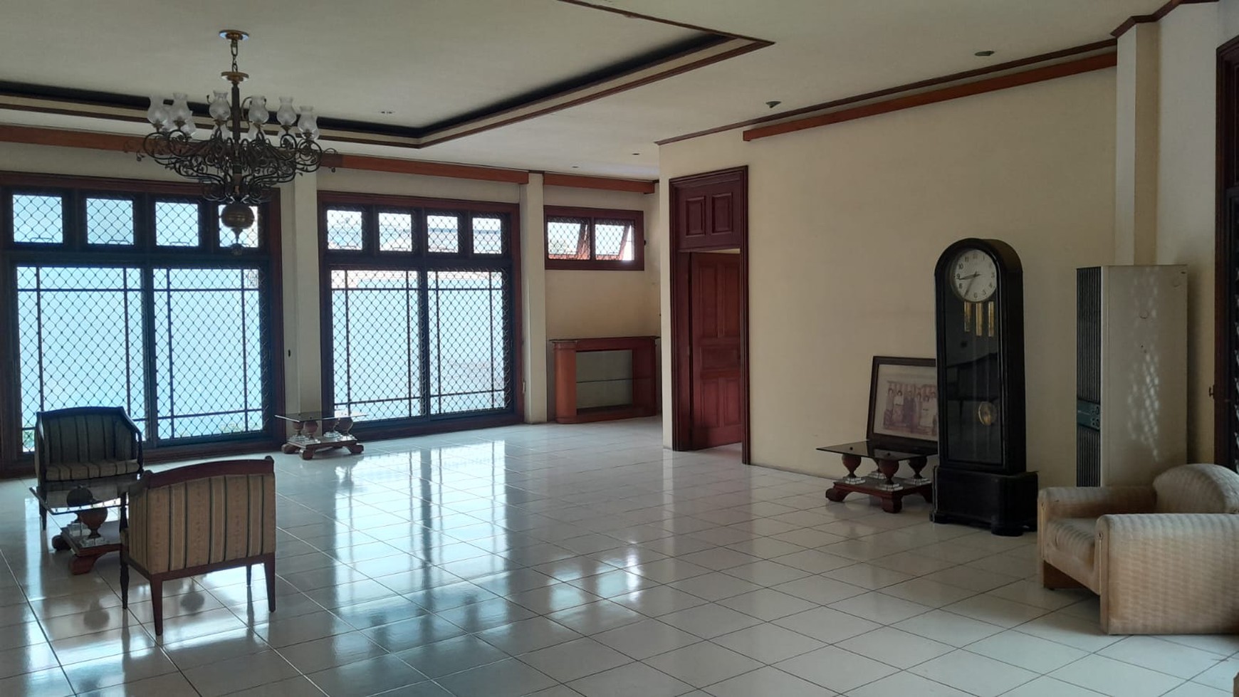 Di Jual Rumah Mewah Strategis lokasi di Patra Kuningan,  Jakarta Selatan.