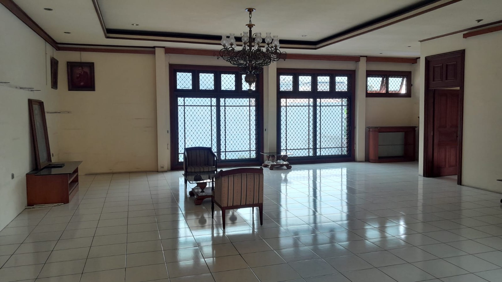 Di Jual Rumah Mewah Strategis lokasi di Patra Kuningan,  Jakarta Selatan.