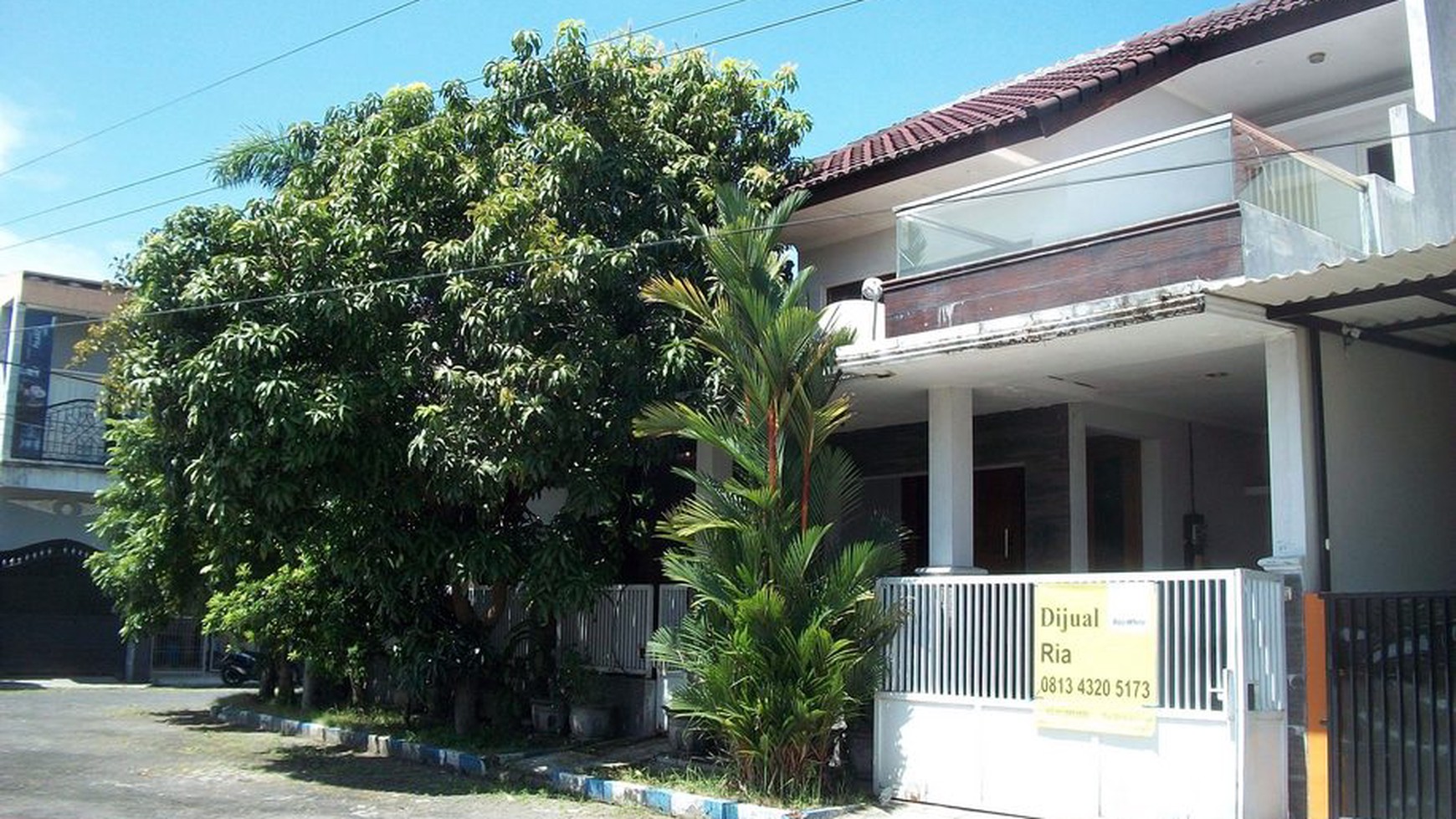 Rumah di Perum Juanda Regency Sidoarjo, 1.5 Lantai, Hook/Pojokan, Dekat Bandara, Siap Huni - RI -