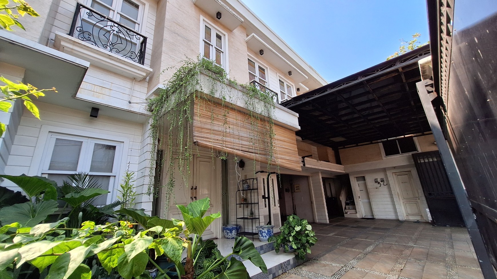 Rumah Mewah Dan Nyaman di Bintaro Dengan Rooftop Dan Fasilitas Lengkap