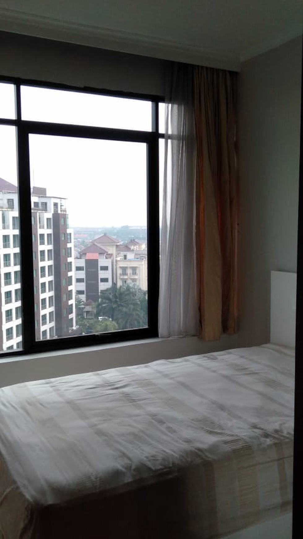 Apartemen Hamptons Park, Terogong Raya, Jakarta Selatan