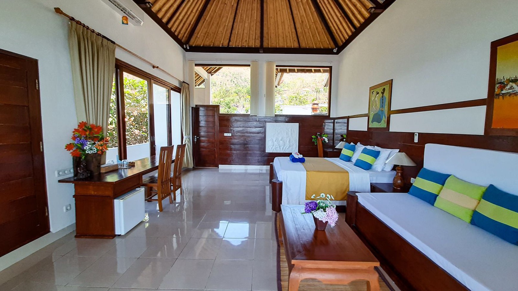 Beachfront Villa 9 Bedrooms Freehold In Amed Karang Asem