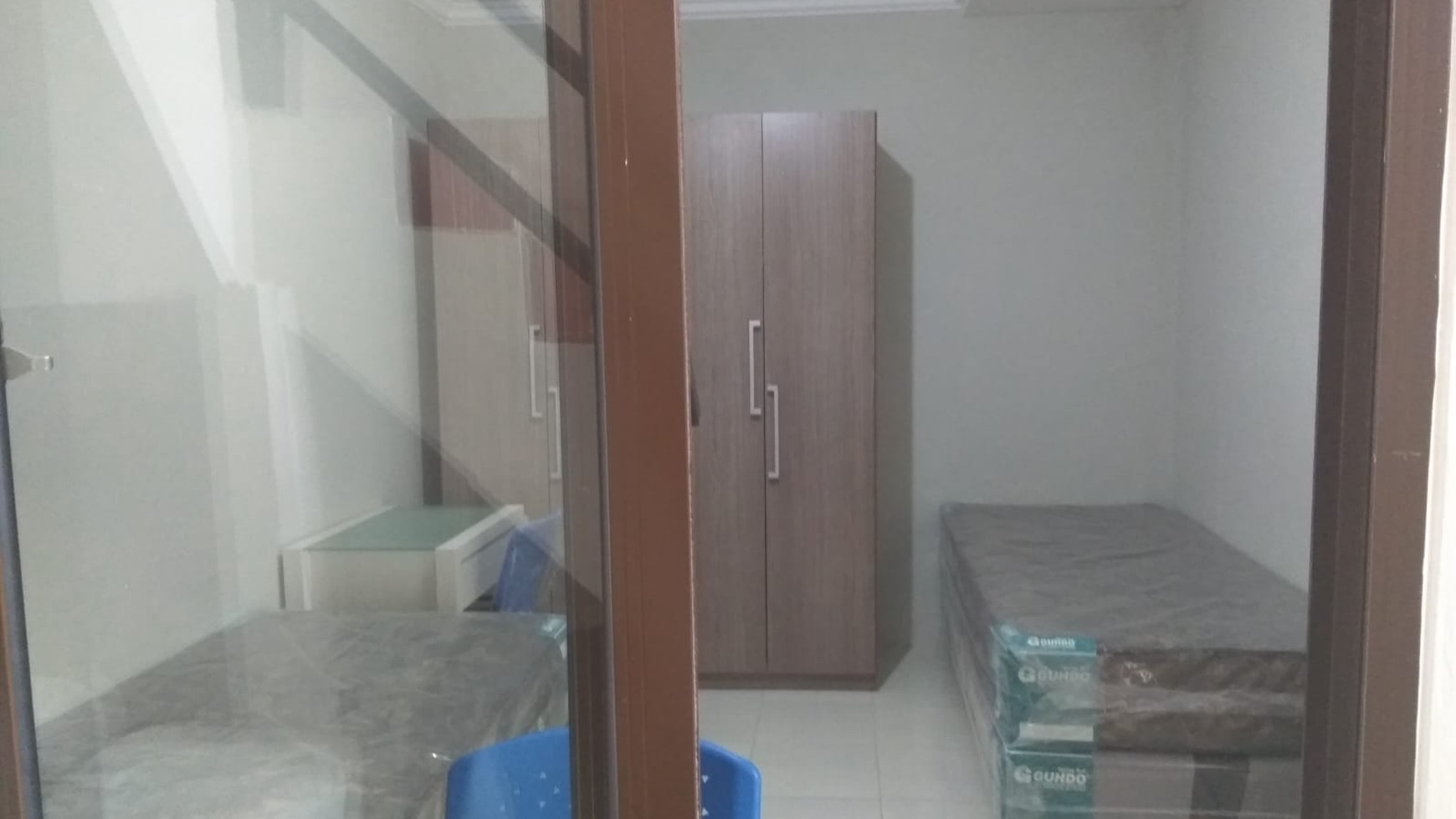 Rumah Minimalis, Bran New, sipa huni di Bintaro