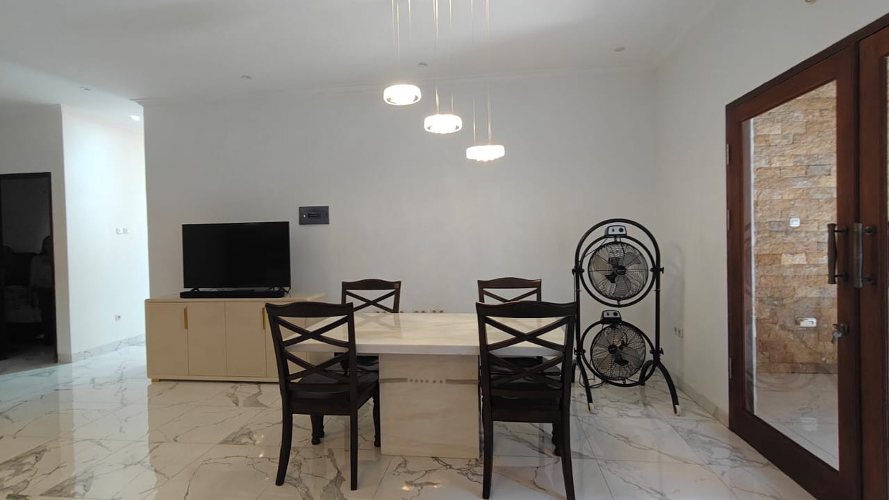 Rumah Bagus Lippo Cikarang Full Furnish