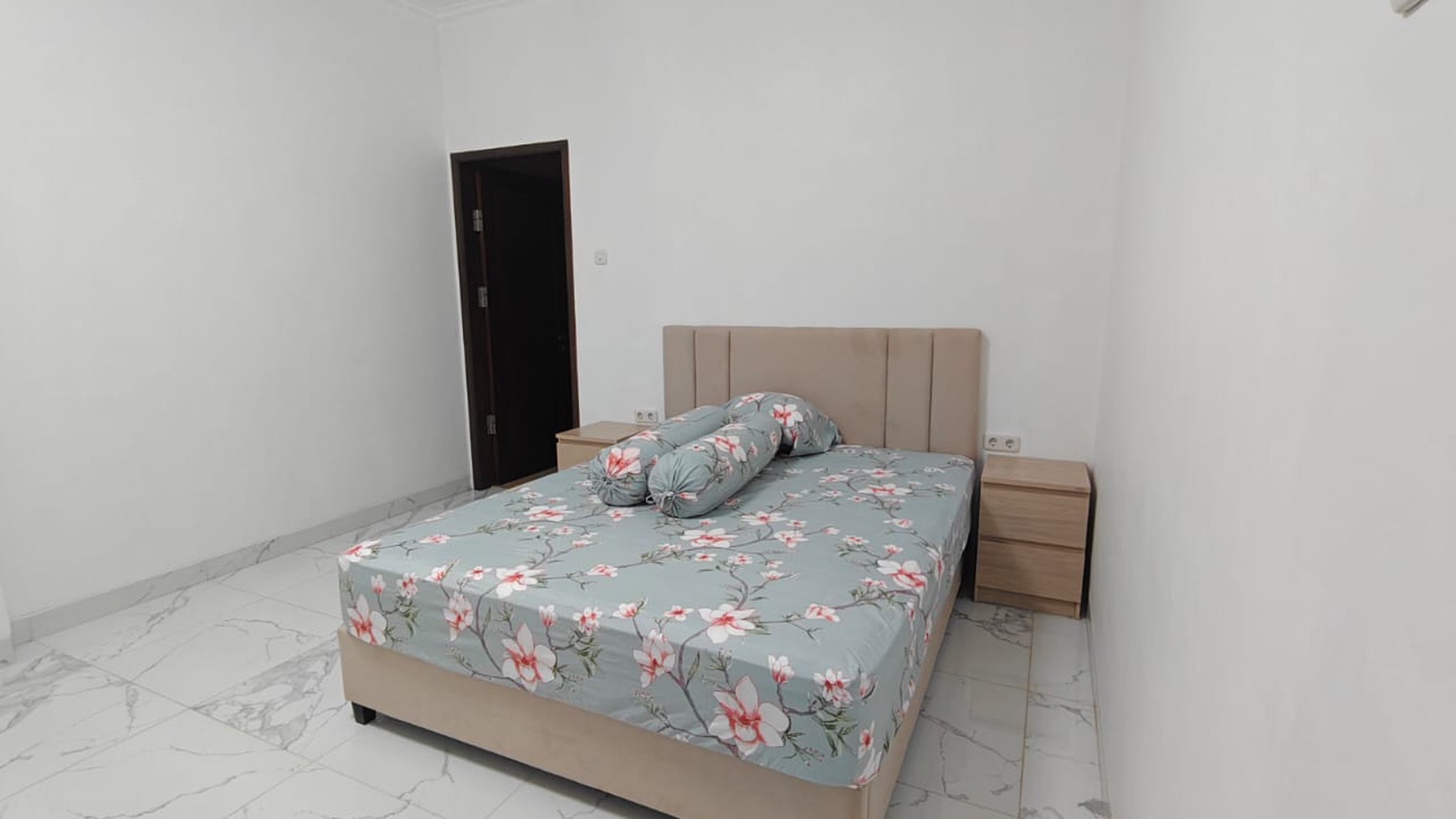 Rumah Bagus Lippo Cikarang Full Furnish