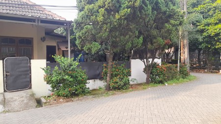 Rumah Hook di Komp Bangun Reksa Indah, Ciledug