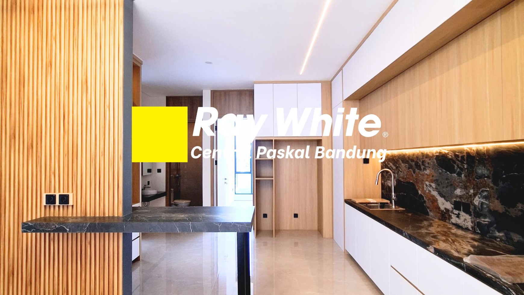 Rumah Baru Design Minimalis Modern di Setraduta Bandung