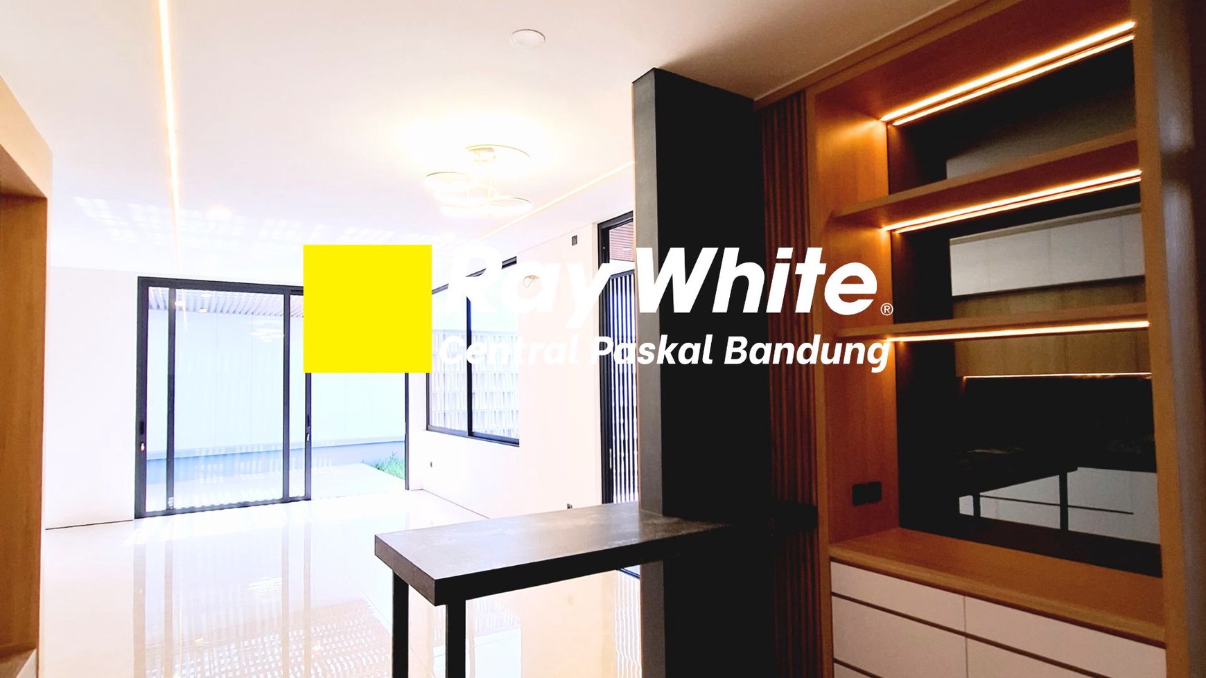 Rumah Baru Design Minimalis Modern di Setraduta Bandung