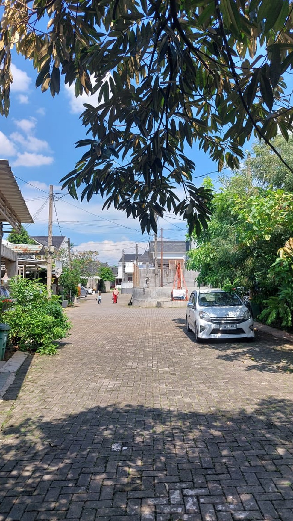 Rumah Pojok 2 Lantai dalam Cluster dan Hunian Nyaman @Ciputat