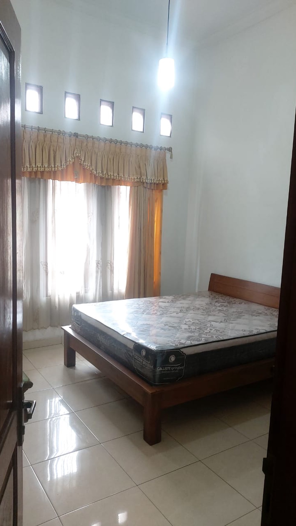 Disewakan Rumah Tinggal 4 Kamar Lokasi Dekat Superindo Jl Kaliurang 