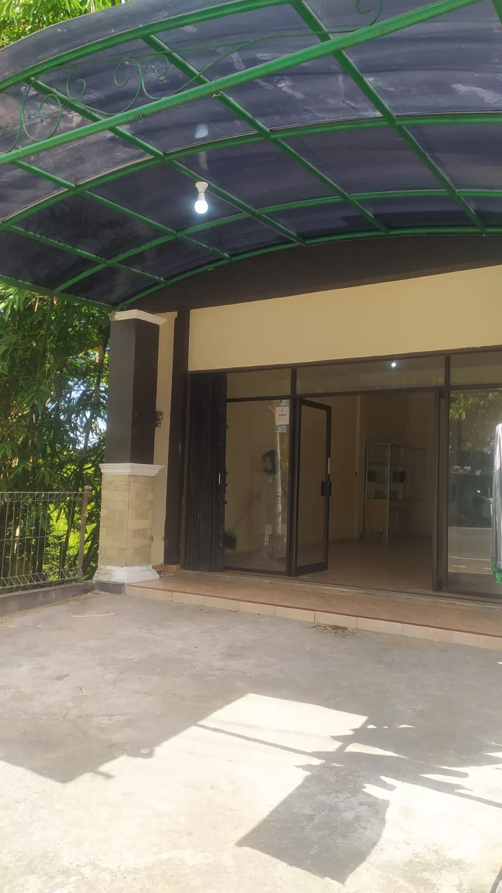 Ruko 2 Lantai Cocok Untuk Usaha/Kantor Lokasi Jl Godean Km 5