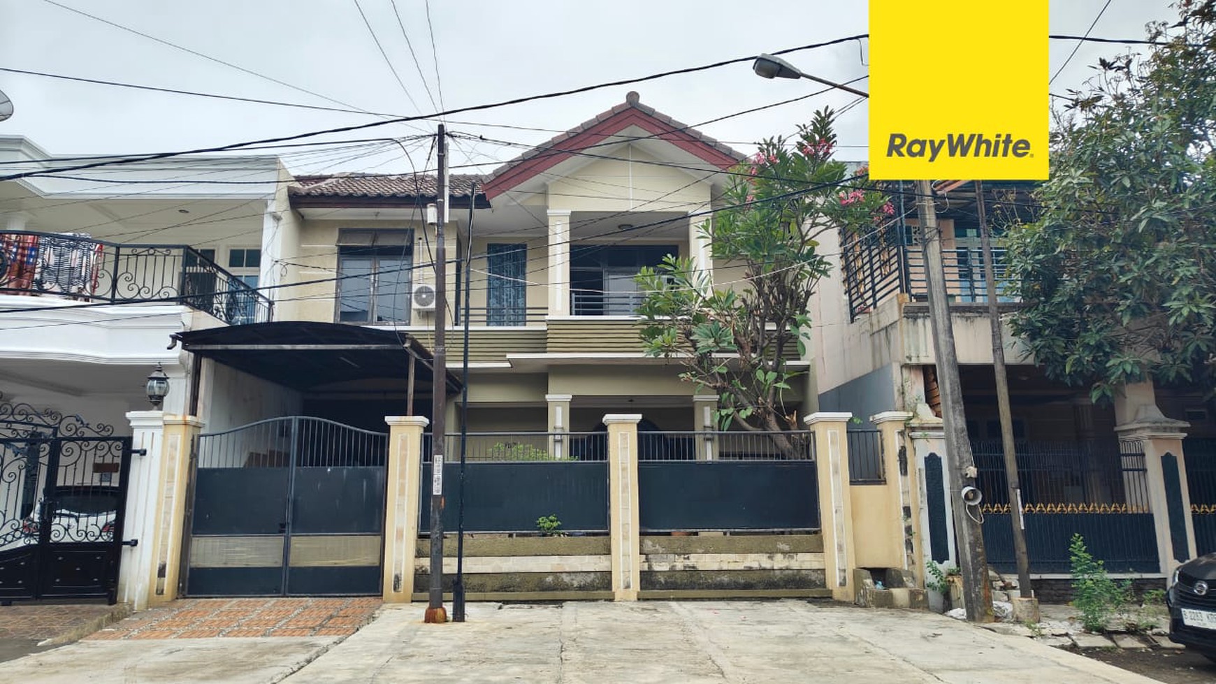 Rumah Bagus Mewah 2 Lantai di Harapan Indah, Bekasi