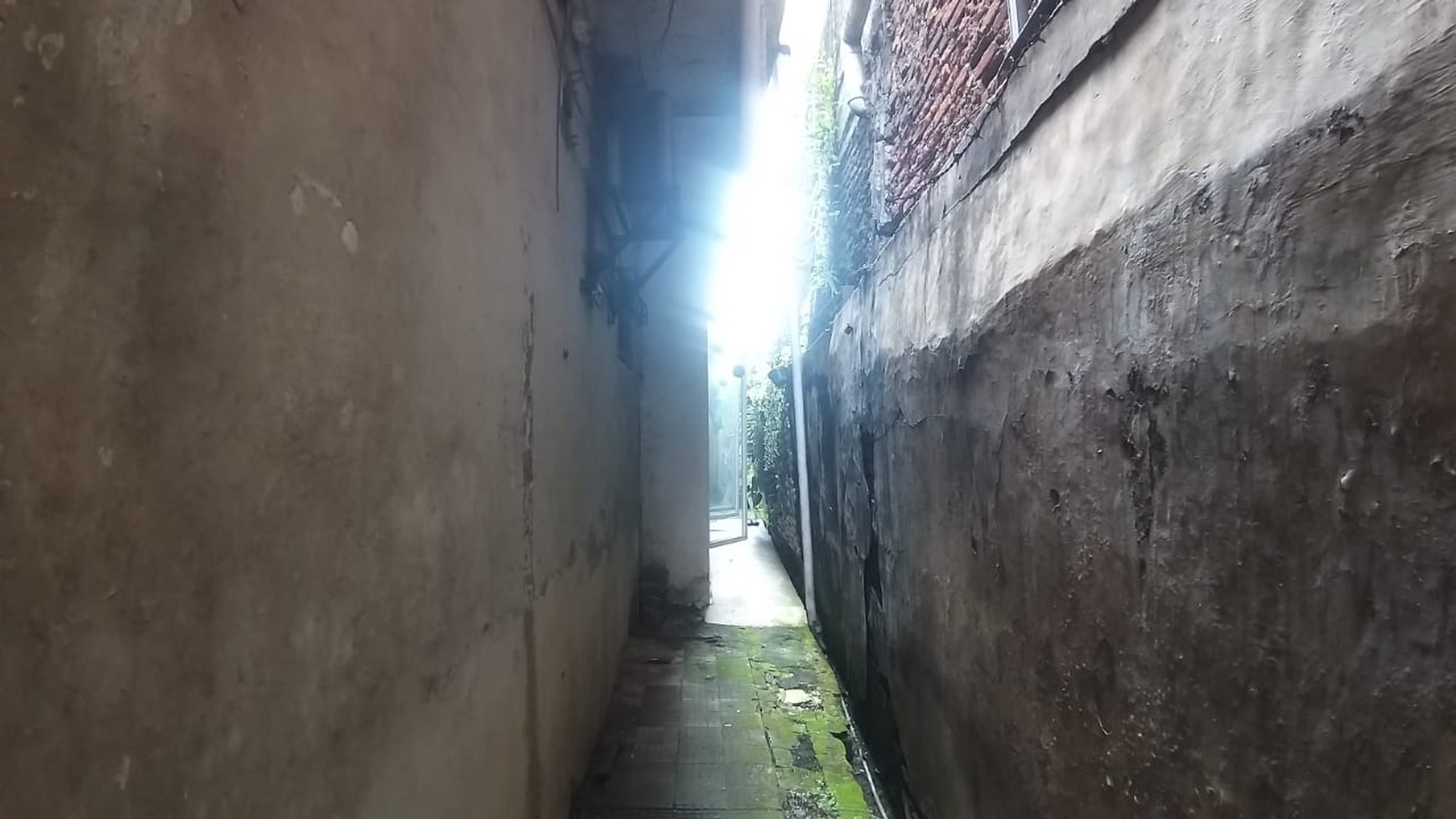 Rumah Cocok Untuk Tempat Usaha di Area Kramat Jati, Jl Raya Bogor, Jakarta Timur.