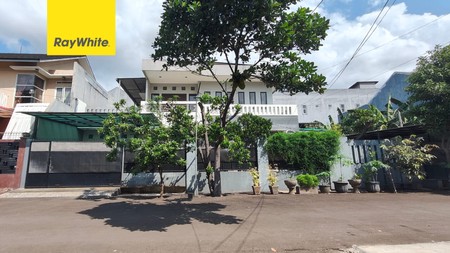 Rumah Besar Mewah Harga Murah di Harapan Indah Bekasi