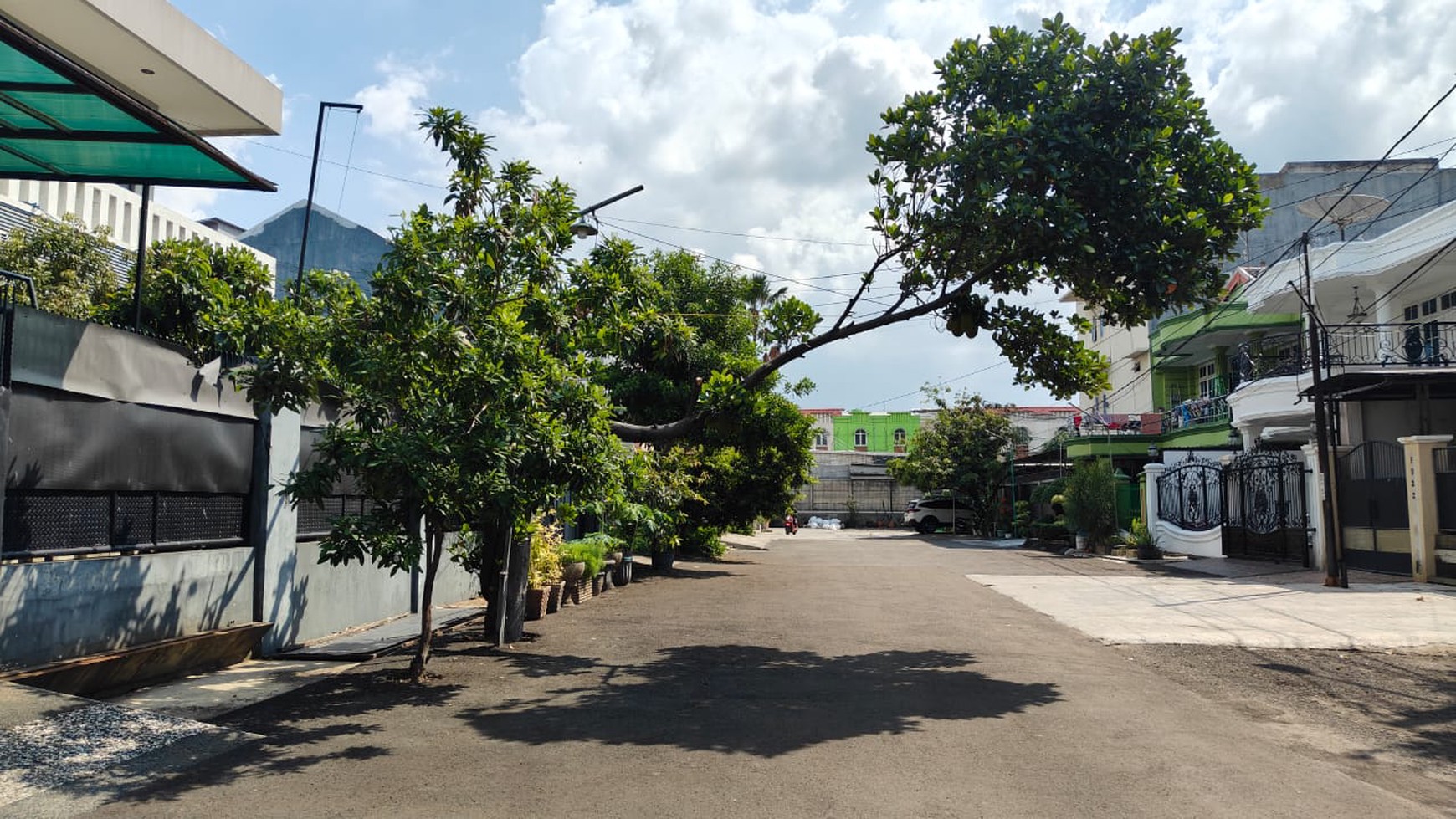 Rumah Besar Mewah Harga Murah di Harapan Indah Bekasi