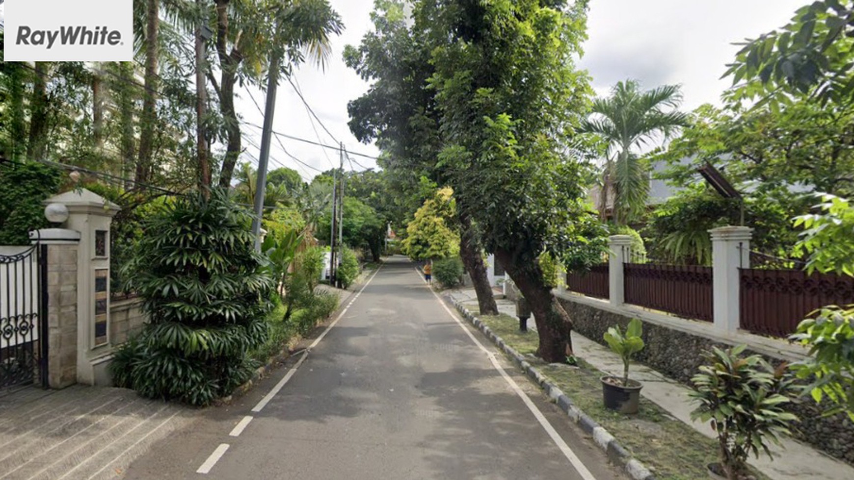 FOR SALE Rumah Nyaman dan Terawat Jalan Bayuwangi Menteng Jakarta Pusat