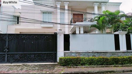 FOR SALE Rumah Bagus 2 Lantai Jalan Purwakarta Menteng Jakarta Pusat