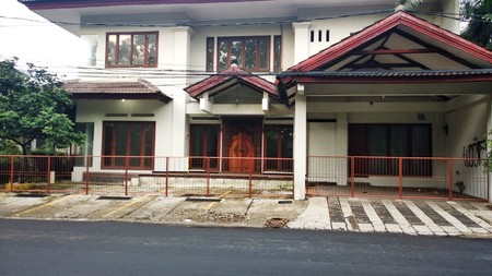 Disewakan rumah bagus pinggir jalan raya bintaro cocok untuk usaha
