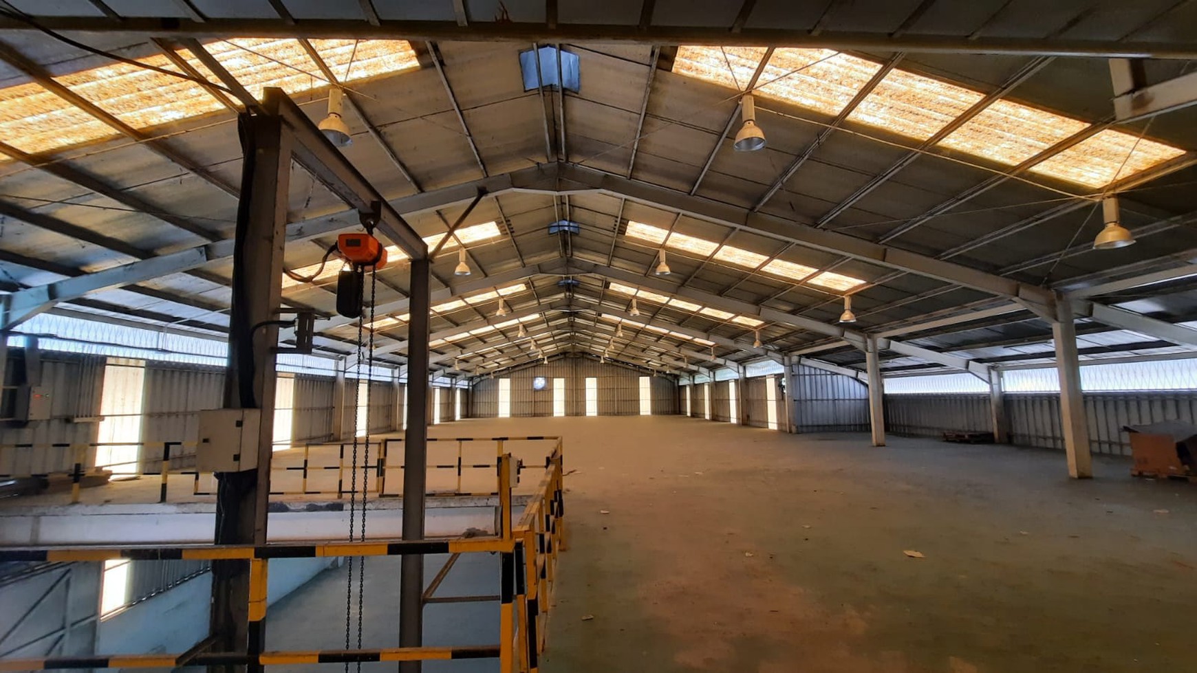 Warehouse siap Pakai Lokasi Strategis Jalan Utama Jalur Pantura