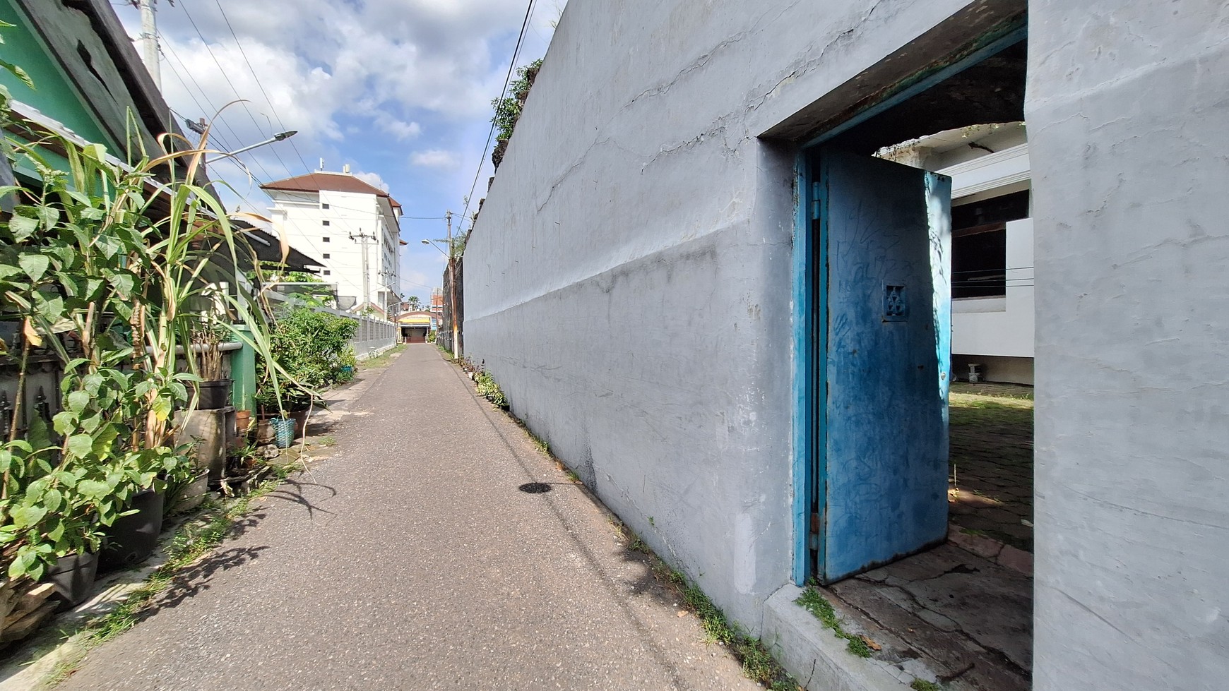 Rumah Mewah Tanah Luas di Karten Solo