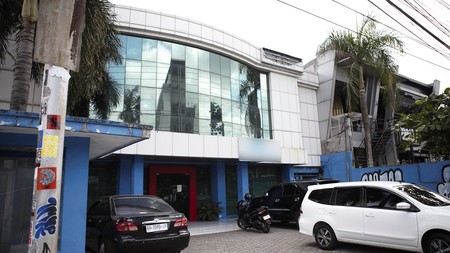 Bangunan Komersil Lokasi Premium Di Jl Magelang Yogyakarta