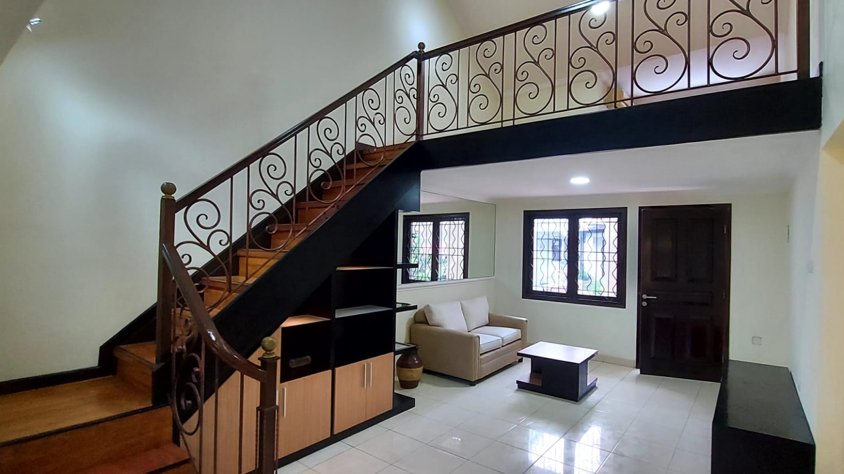 Rumah Full Furnished di Tatar Wangsakerta Kota Baru Parahyangan