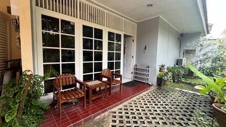 Rumah 2 lantai, lokasi sangat strategis di Bintaro 