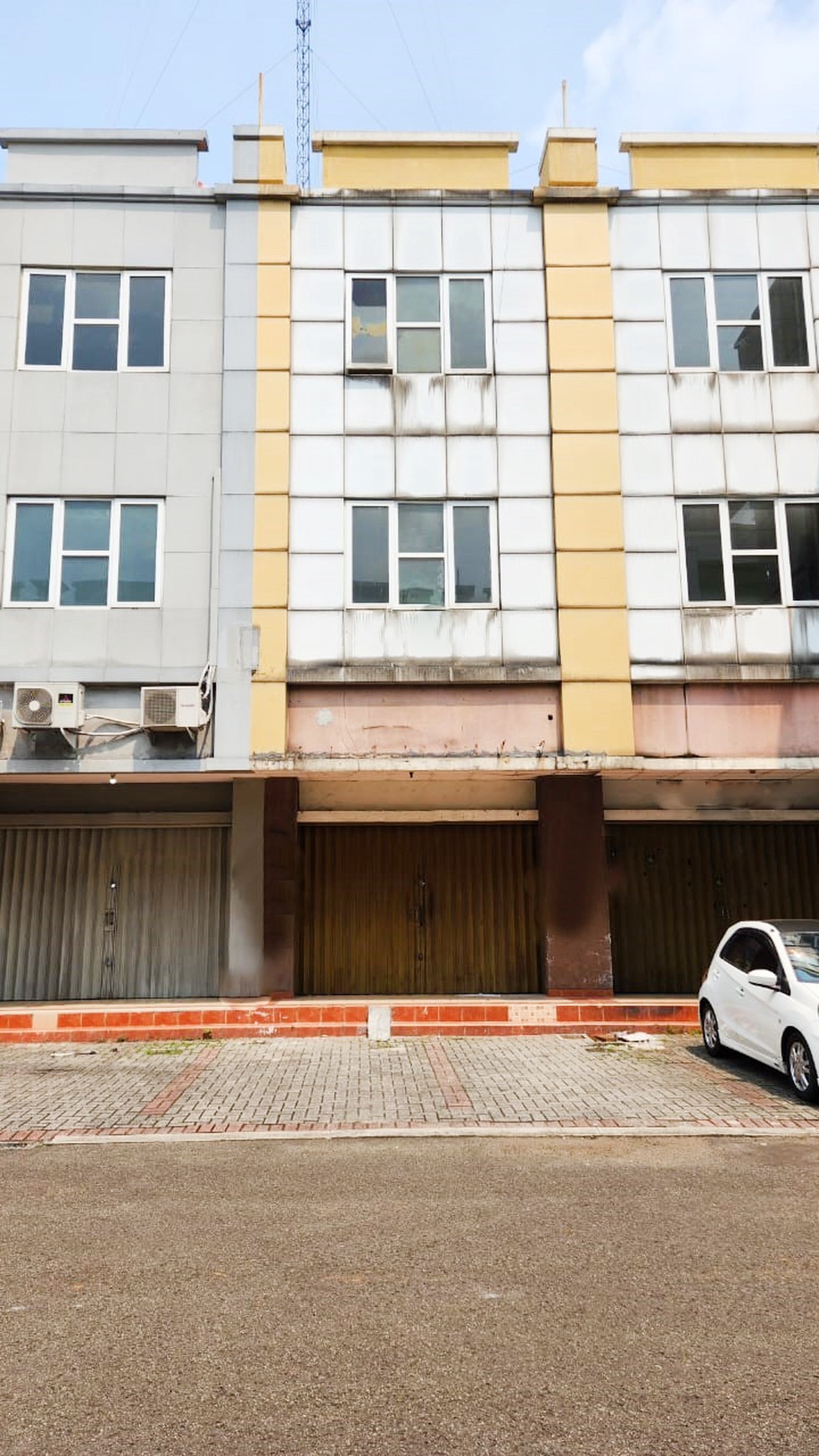 Dijual Ruko Lokasi Bagus di Golden Boulevard BSD City