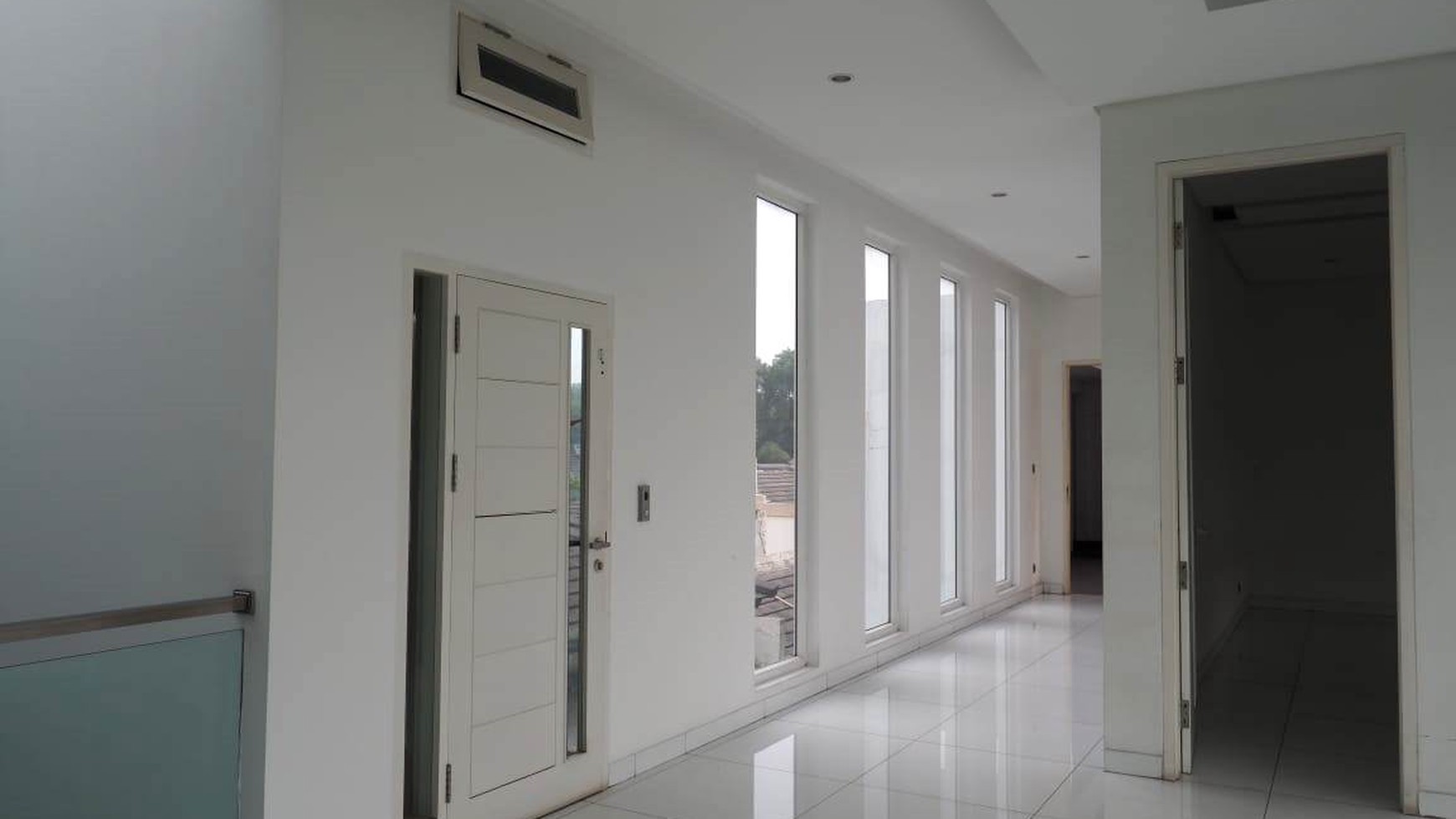 Rumah Luxury, Cantik, dengan Private Swimming Pool dalam Cluster yang Elite di Bintaro Sektor 7