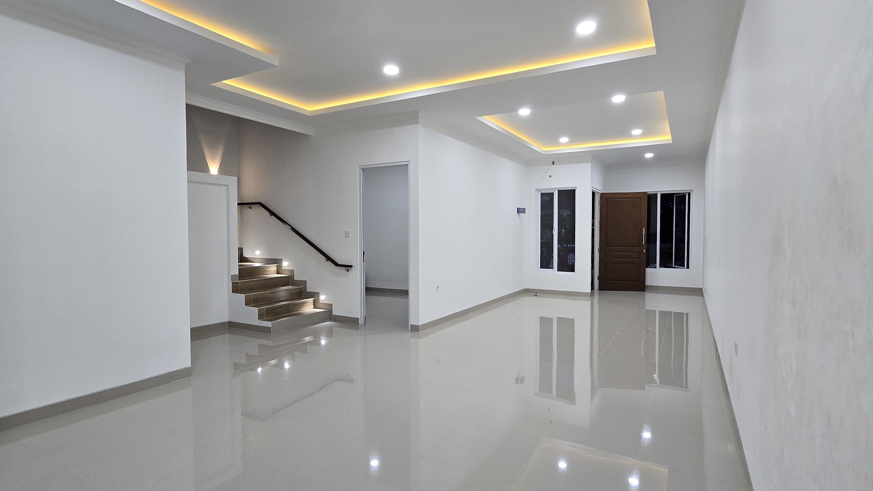 Rumah Griya Loka BSD gaya Classic Brand New, dekat Pasar Modern