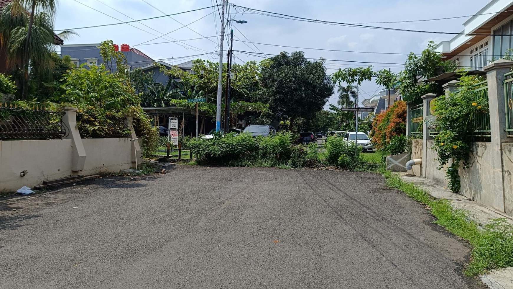 Rumah Pulomas, jalan lebar, sudah tinggi, jakarta timur