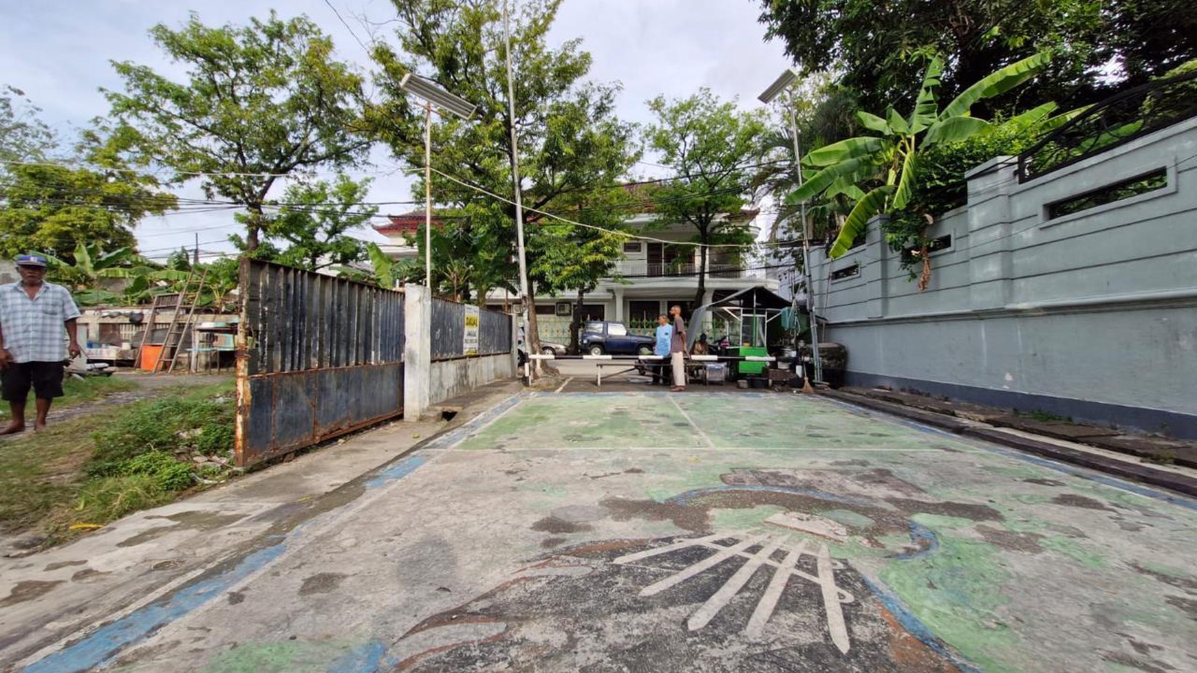 Rumah tua hitung tanah, strategis dan bisa disewa untuk gudang, Jl. Cempaka Putih Tengah, Jakarta Pusat